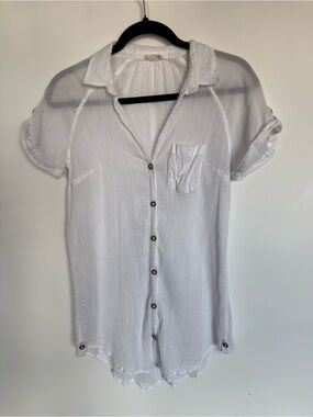 422. Hei Hei Anthropologie White Semi Sheer Button Down Tshirt